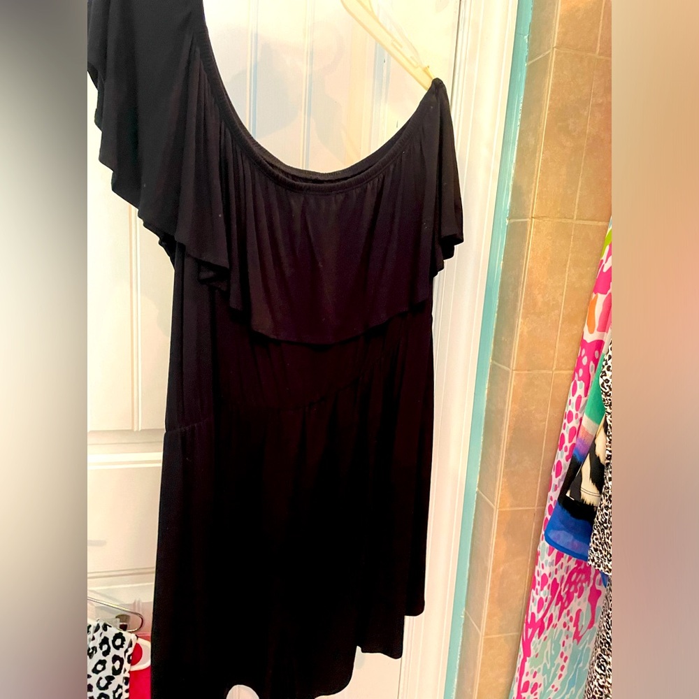One shoulder ruffle romper